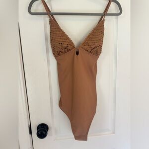 Shade and Sun NWT Target High-Leg One-Piece Cheeky Swimsuit in Camel Brown M